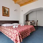 شقة Renesans
