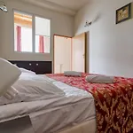 شقة Renesans كرينيتسا زدروي